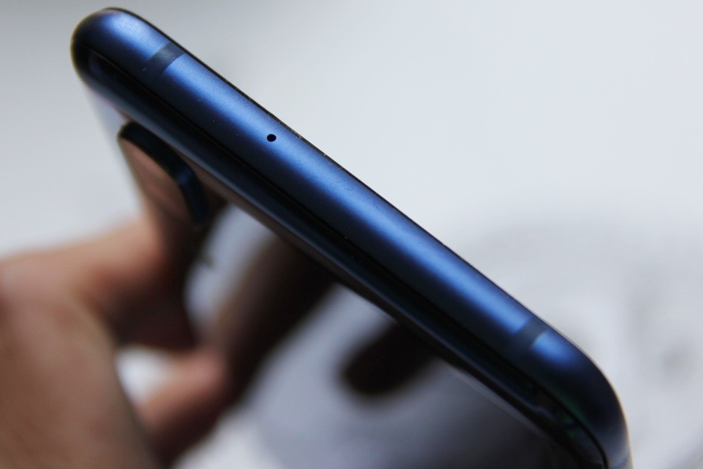 Обзор смартфона ZTE Axon 10 Pro: почти как флагман, но вдвое дешевле фото
