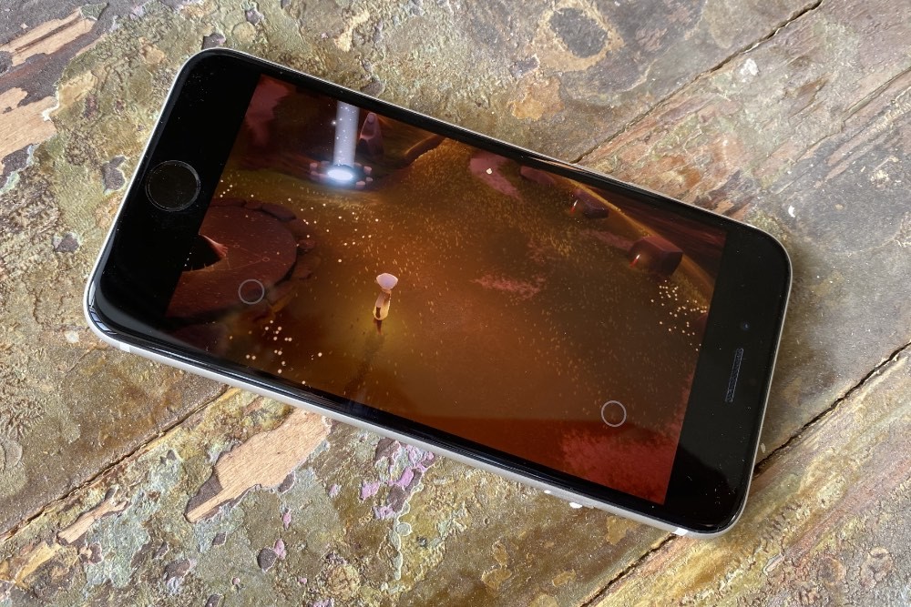 Обзор нового iPhone SE: все достоинства и недостатки самого дешевого смартфона Apple 2020 года