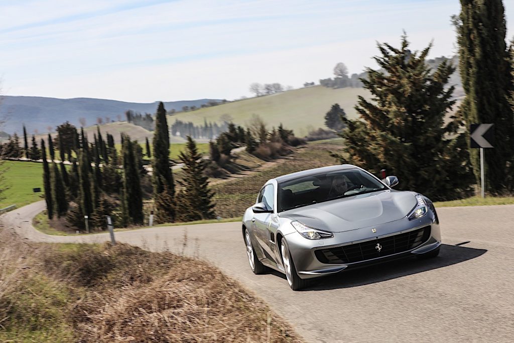 Ferrari представила эксклюзивный спорткар BR20 фото