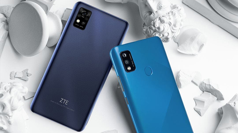 ZTE снизила цены массы своих смартфонов в России фото