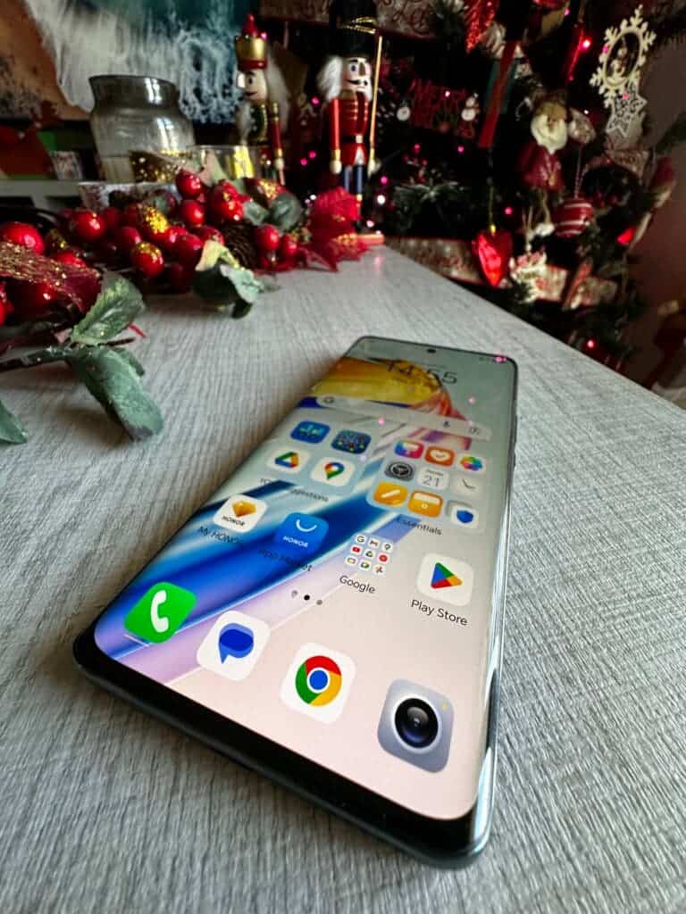 Чудеса в рамках бюджета: знакомство с Honor Magic 6 Lite фото