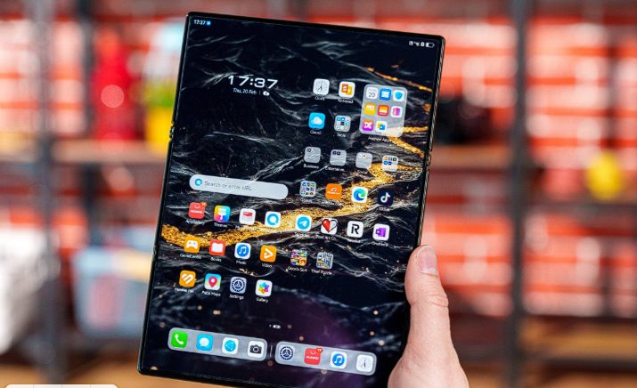 Обзор Huawei Mate XT