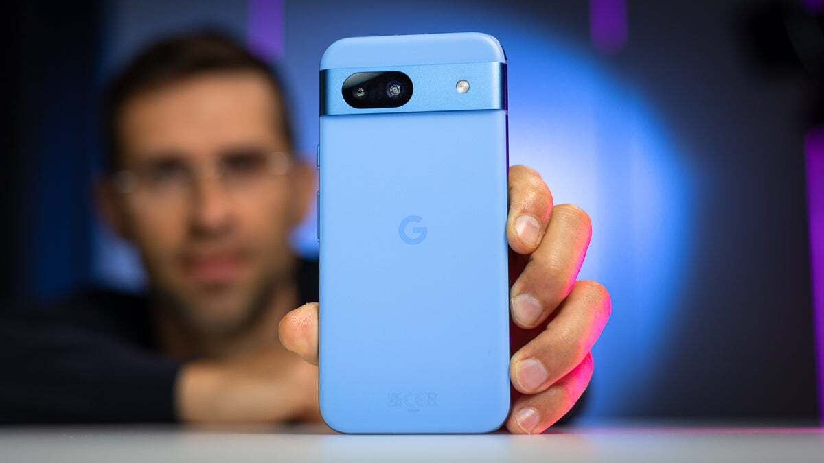 Лучший телефон 2025 года: топ-15 моделей на iOS и Android картинка Google Pixel 8a