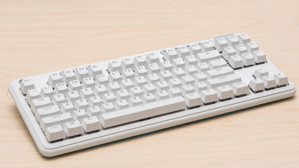 Logitech G715