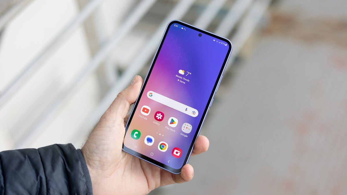 Средний класс в игре: Galaxy A54 и Tab S9 FE получают One UI 7 с Android 15
